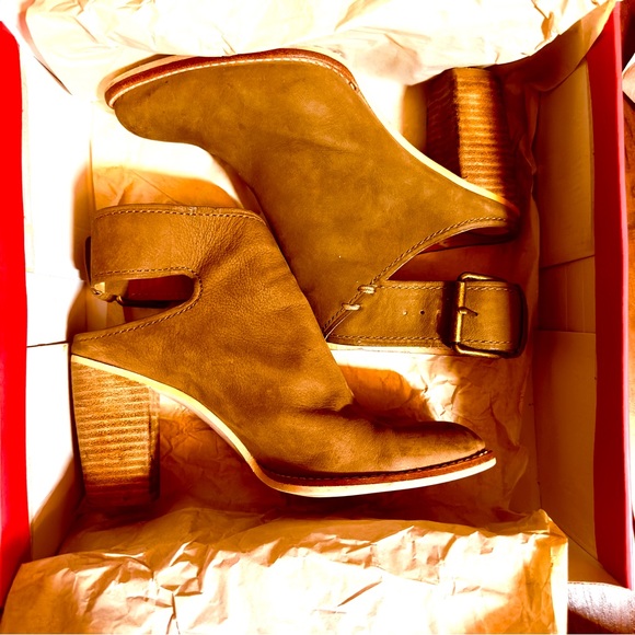 8.5 Dolce Vita Jacklyn Leather Booties - Picture 1 of 4